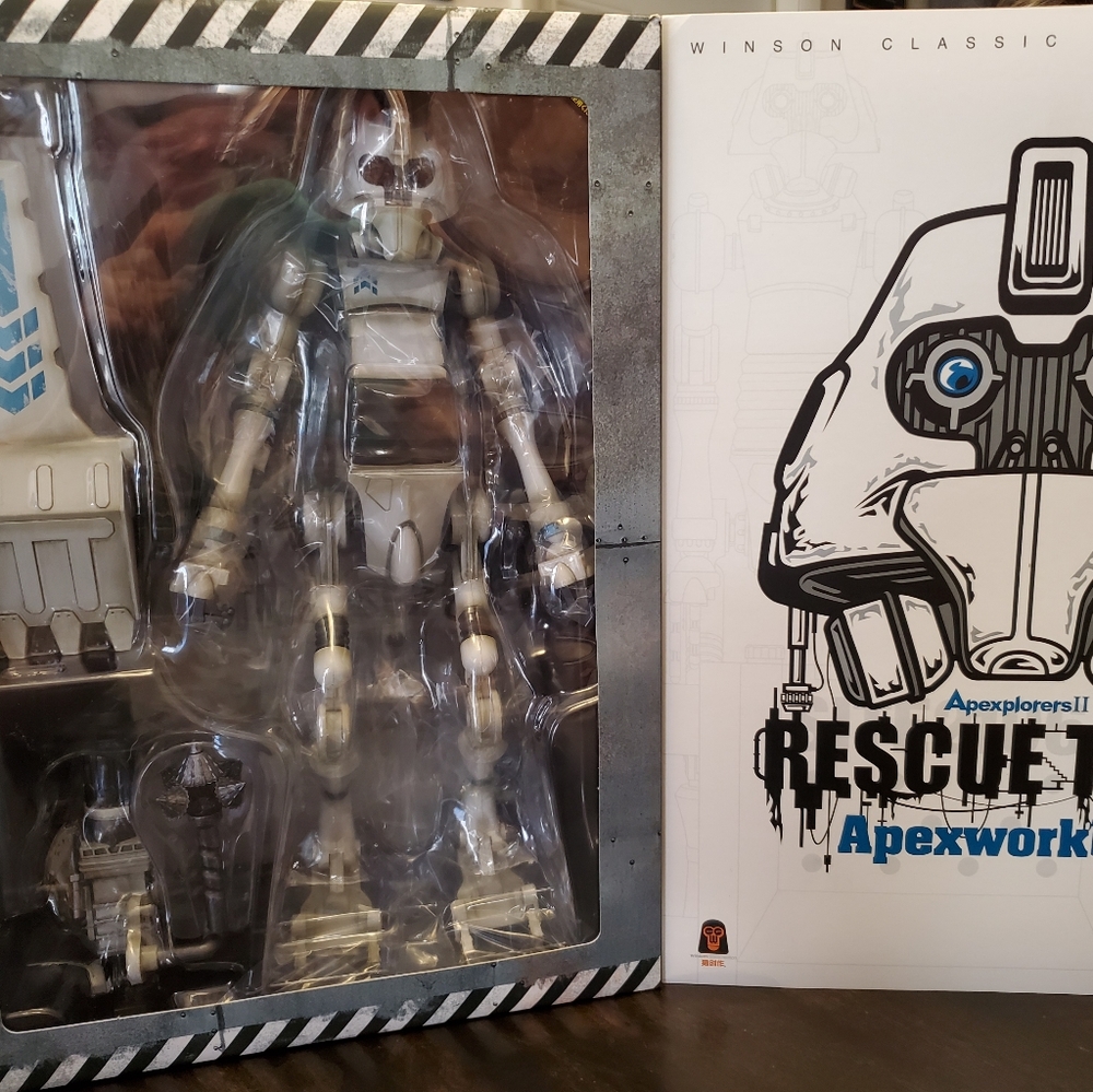 Hot Toys; Winson Classic Action Figure